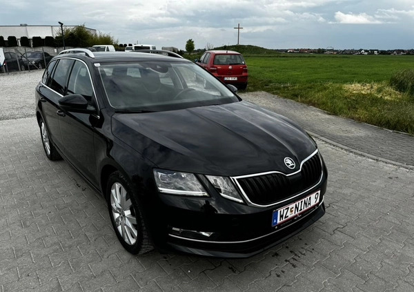 Skoda Octavia cena 64999 przebieg: 135000, rok produkcji 2018 z Łobez małe 667